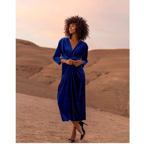 Velvet Elegance : Royal Velvet Dress – A Statement of Luxury - Picture 5 of 7